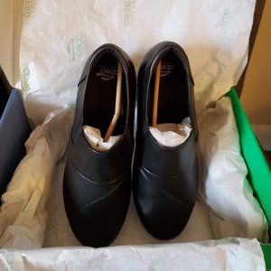 Abeo Carin Slip Resistant Black - New - Never Worn